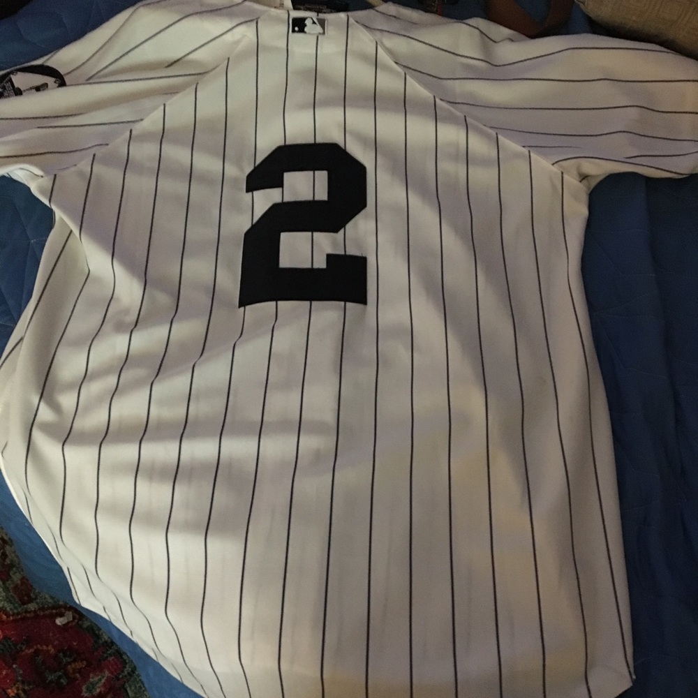 2010 authentic #2 Jeter commerative jersey